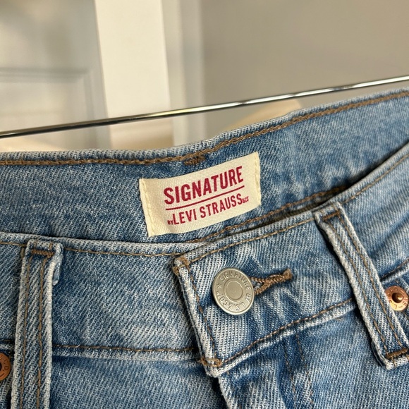 Levi’s Denim Skirt - Picture 4 of 5